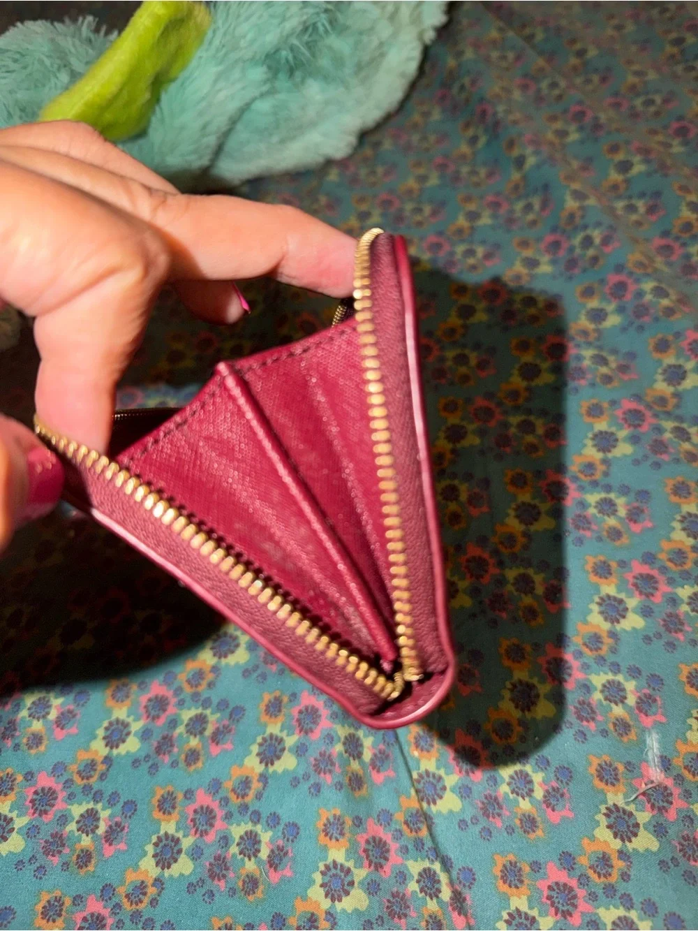 Tory Burch compact wine